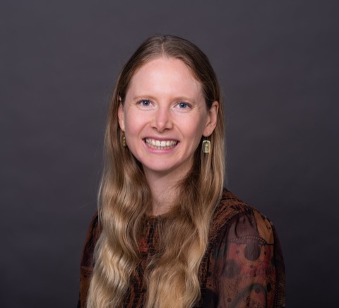 Headshot of Dr Alli Devlin