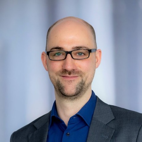 Headshot of Andreas Fischer