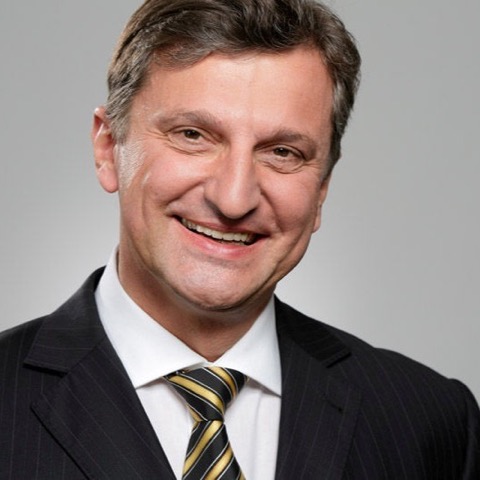 Headshot of Hon.-Prof. Johann Rinnhofer