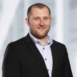 Headshot of Manuel Farkas