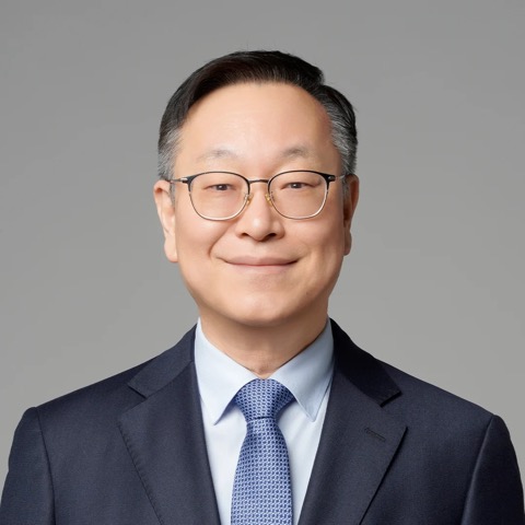 Headshot of Dr Myoung Gyun Shin