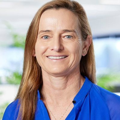 Headshot of Rachelle Doyle